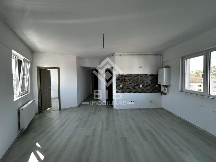 Apartament cu 3 camere decomandat în Viișoara
