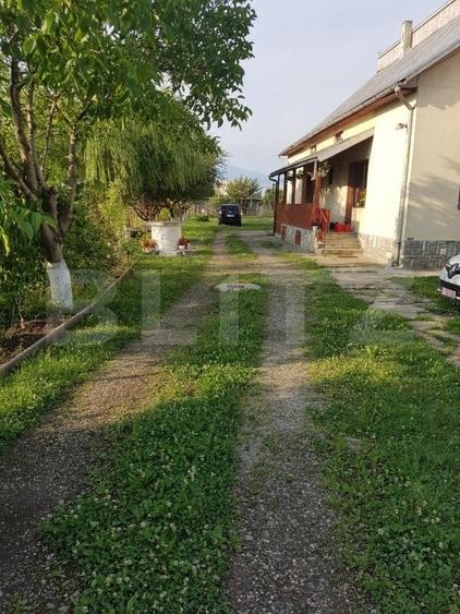Casă individuală cu 4 camere cu Teren 1420 Mp în Stupini