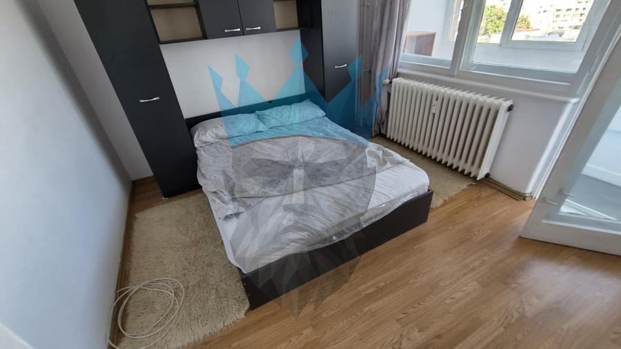 Apartament cu 3 camere decomandat, mobilat în P-ța Unirii