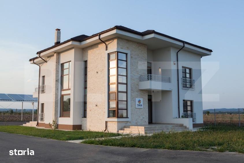 Casă cu 5 camere decomandat cu Teren 1000 Mp în Ulmi