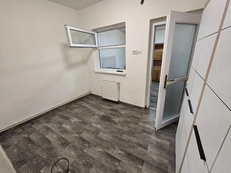 Casă cu 2 camere cu Canalizare în Brâncoveanu