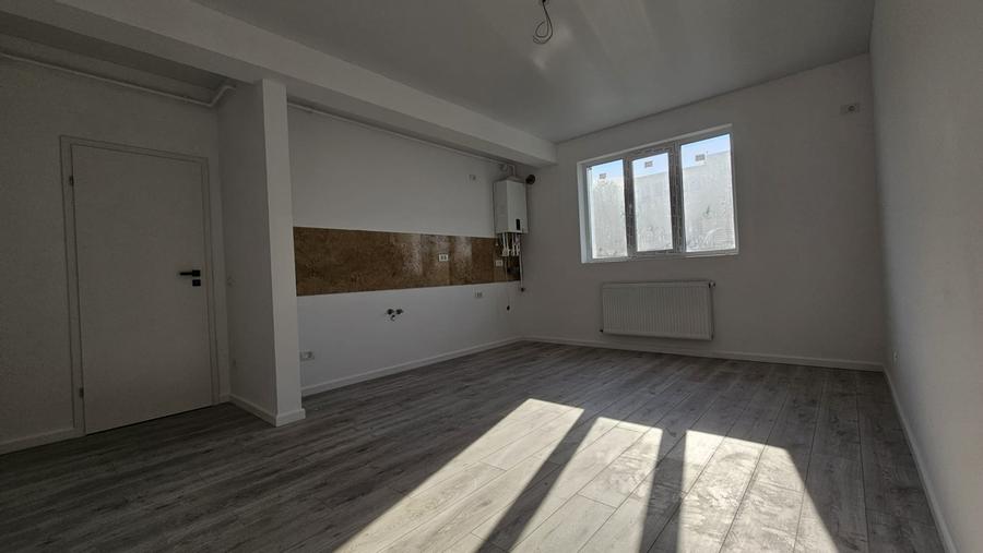 Apartament 3 camere cu parcare Leordeni. - 2
