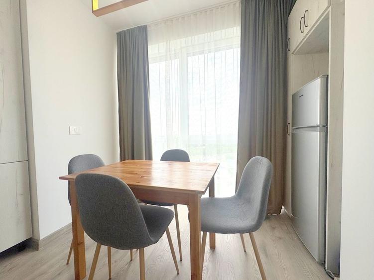 Apartament cu 2 camere, mobilat în Soarelui
