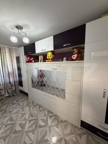 Apartament cu 3 camere semidecomandat, mobilat în Micro 19
