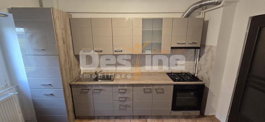 Apartament cu 3 camere decomandat, mobilat în Păcurari