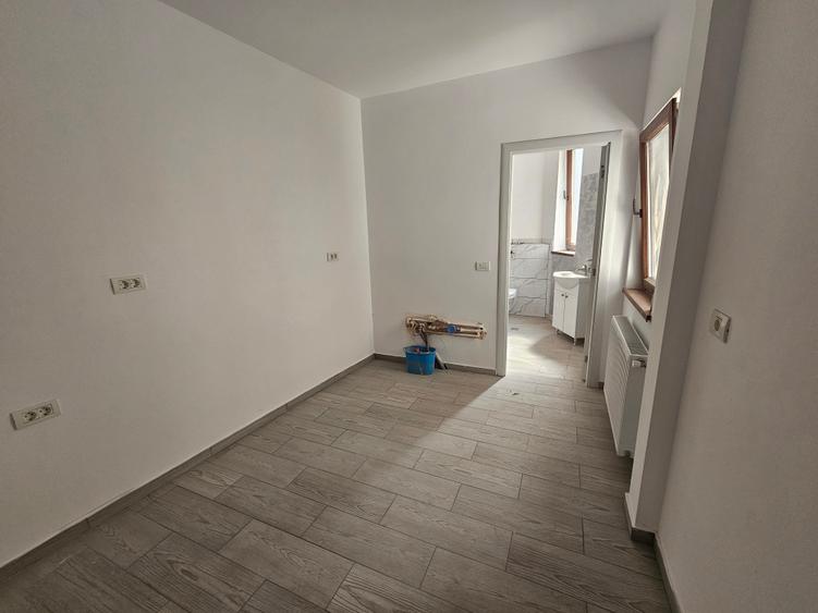 Apartament cu 4 camere decomandat în Armeneasca