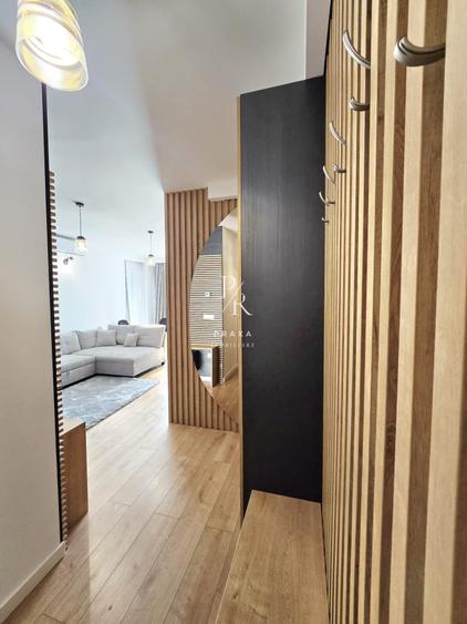 Apartament cu 3 camere semidecomandat, mobilat în Florești