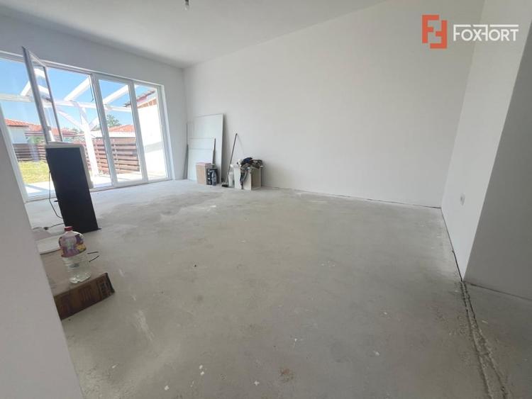 Duplex cu 4 camere cu Canalizare în Moșnița Nouă