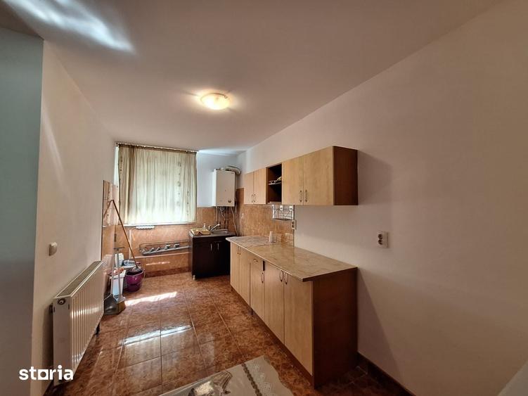Casă cu 3 camere cu Teren 140 Mp în Florești