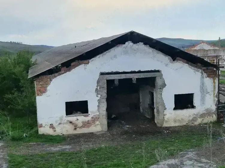 Teren de 15000 mp, în Cămărașu