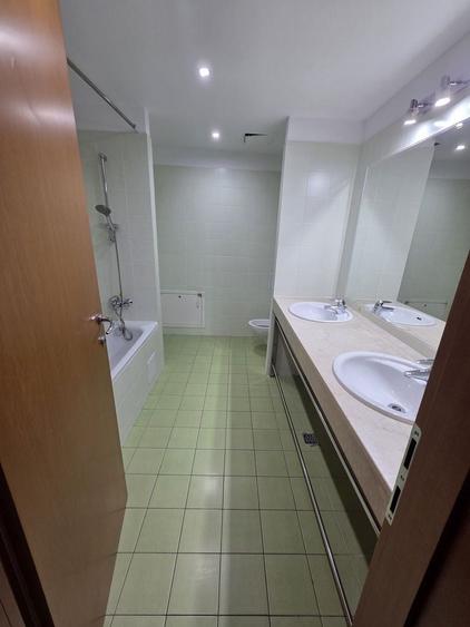Apartament cu 4 camere decomandat, mobilat în Dorobanți