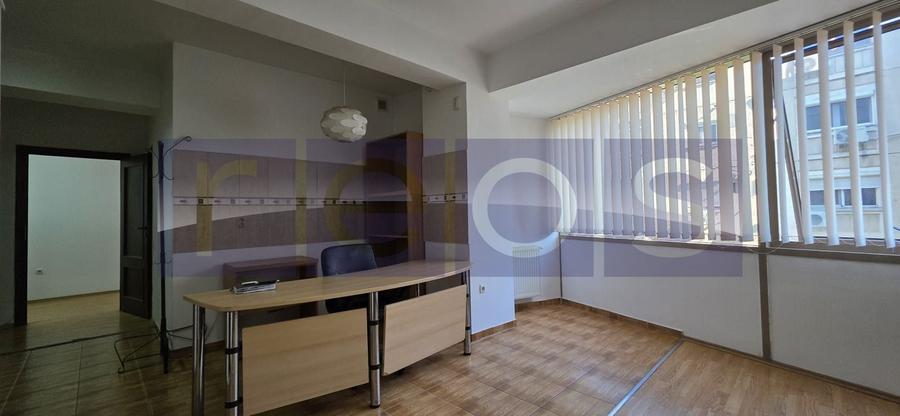 Apartament cu 2 camere decomandat, mobilat în Vitan Mall