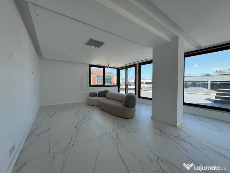 Apartament cu 4 camere decomandat în Pipera