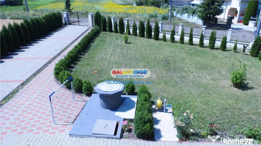 Casă cu 7 camere cu Teren 10000 Mp în Central