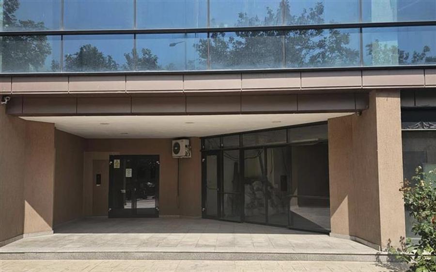 Spațiu comercial, de 300 mp, în Baba Novac