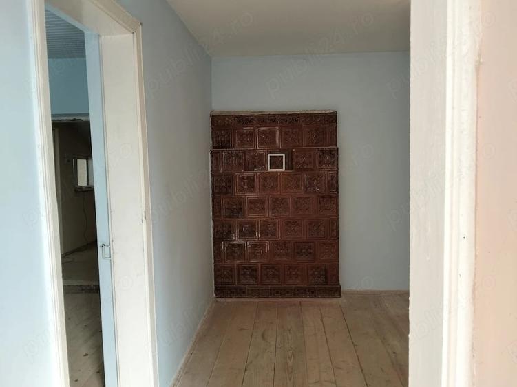 Casă cu 5 camere cu Teren 2700 Mp în Dochia