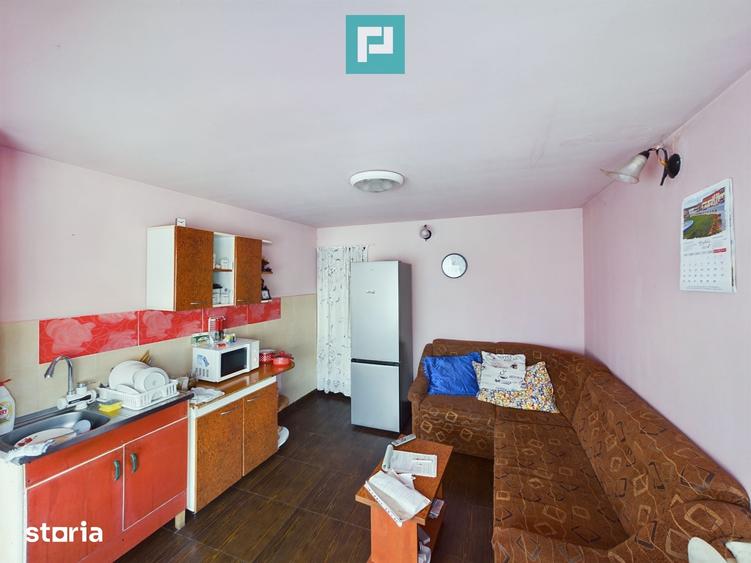 Casă cu 2 camere cu Teren 456 Mp în Ghioroc