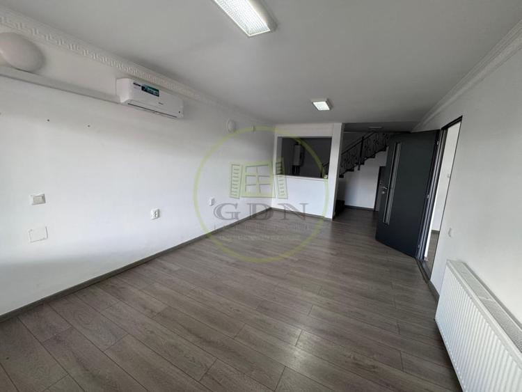 Birou, de 200 mp, în Central