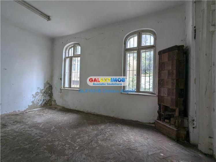 Casă cu 10 camere cu Teren 521 Mp în Cișmigiu