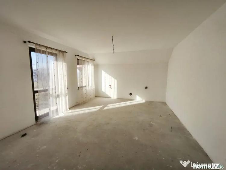 Casă cu 5 camere cu Teren 1792 Mp în Mitocu Dragomirnei