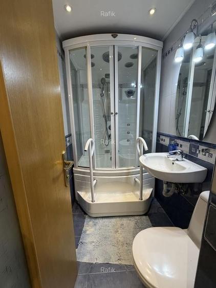 Apartament cu 3 camere decomandat, mobilat în Splaiul Unirii