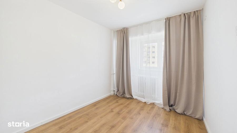 Apartament cu 3 camere semidecomandat în Pantelimon