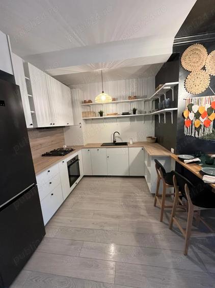 Apartament cu 3 camere decomandat, mobilat în Torontalului
