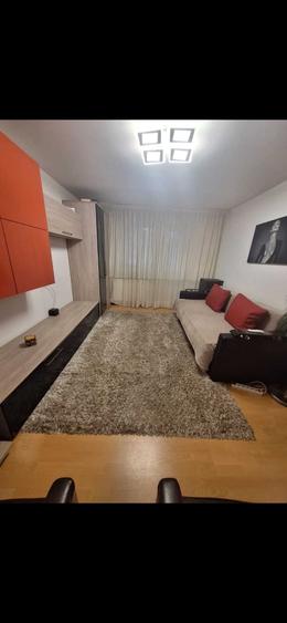 Apartament cu 2 camere decomandat în Astra