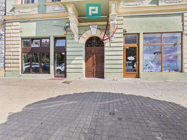 Apartament cu 4 camere decomandat în Central