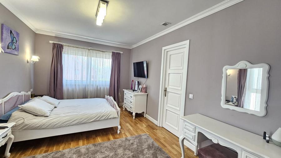 Casă individuală cu 4 camere cu Canalizare în Mărăști