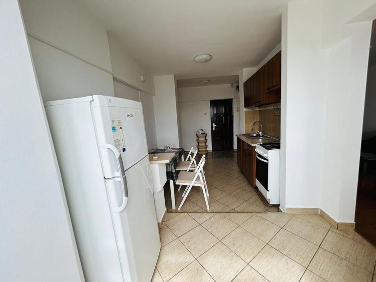 Apartament cu 3 camere decomandat, mobilat în Titulescu