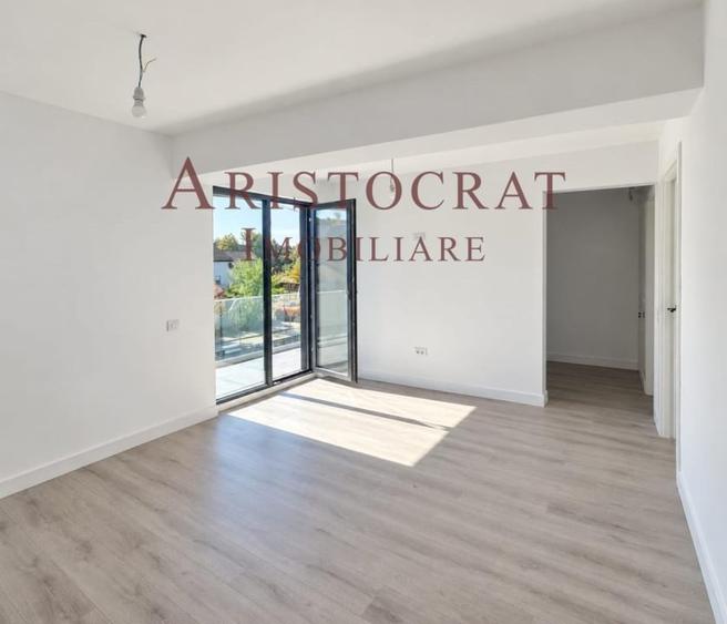 Casă cu 5 camere cu Teren 330 Mp în Corbeanca