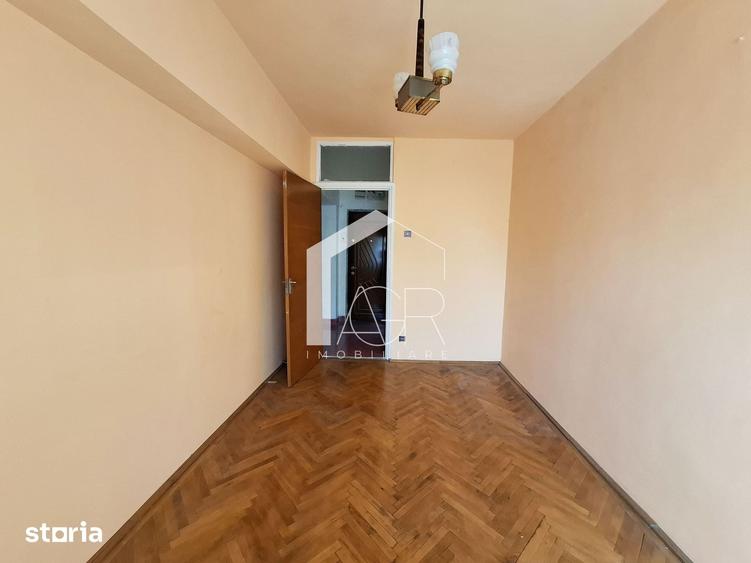 Apartament cu 3 camere decomandat în Republicii