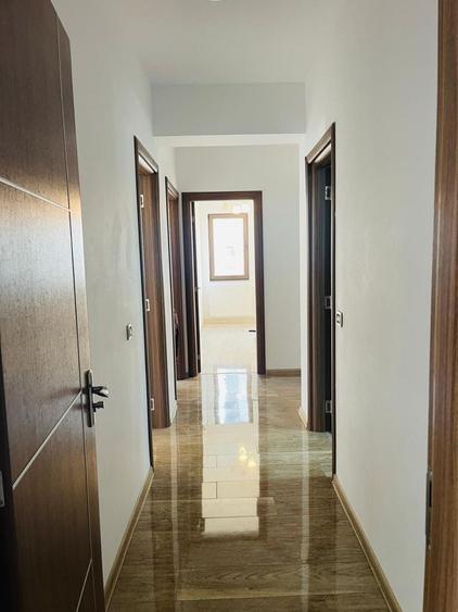 Apartament cu 3 camere decomandat în Exterior Vest
