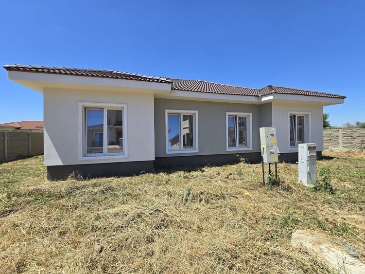 Duplex cu 3 camere cu Canalizare în Moșnița Nouă