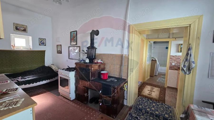 Casă cu 3 camere cu Teren 847 Mp în Central