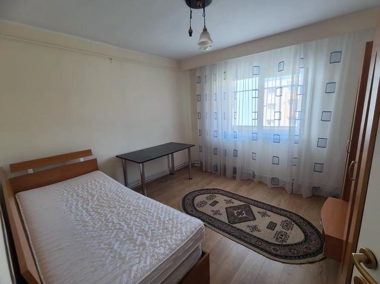 Apartament cu 2 camere decomandat în Zorilor