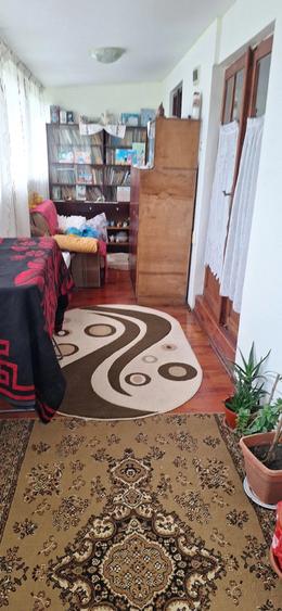 Casă cu 2 camere cu Teren 560 Mp în Troianul