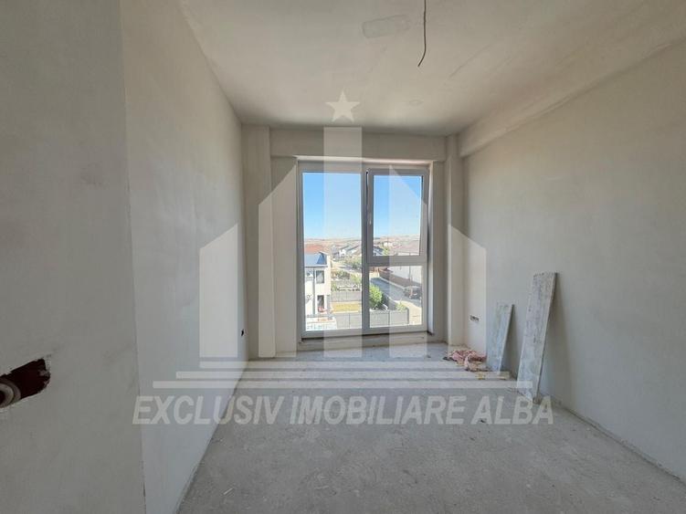 Apartament cu 3 camere decomandat în Cetate