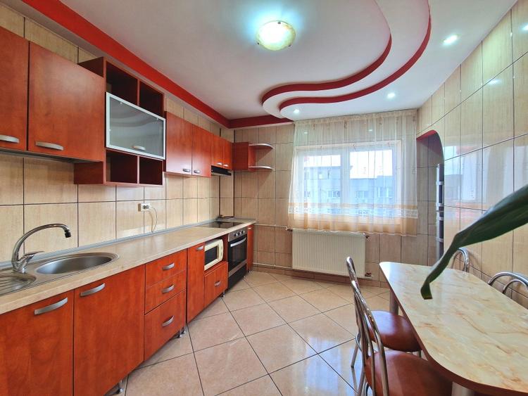 Apartament cu 4 camere decomandat, mobilat în 13 Septembrie
