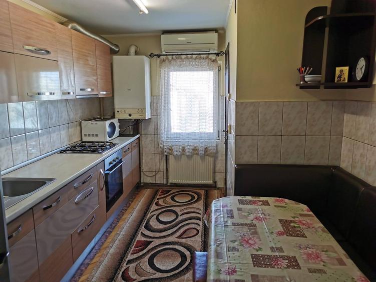 Apartament cu 3 camere decomandat în Mărăști