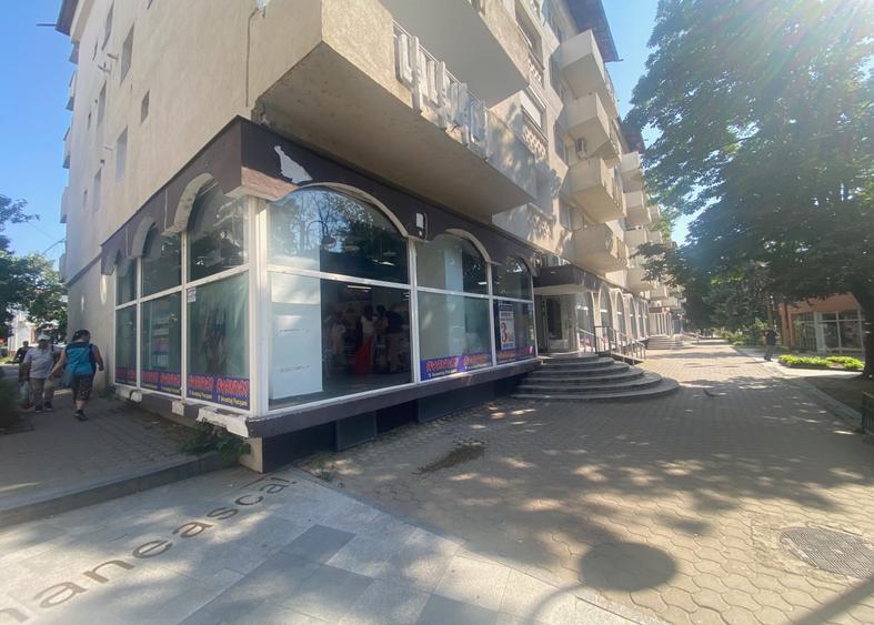 Spațiu comercial, de 160 mp, în Central