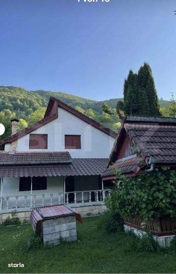 Casă cu 4 camere cu Teren 1670 Mp în Central