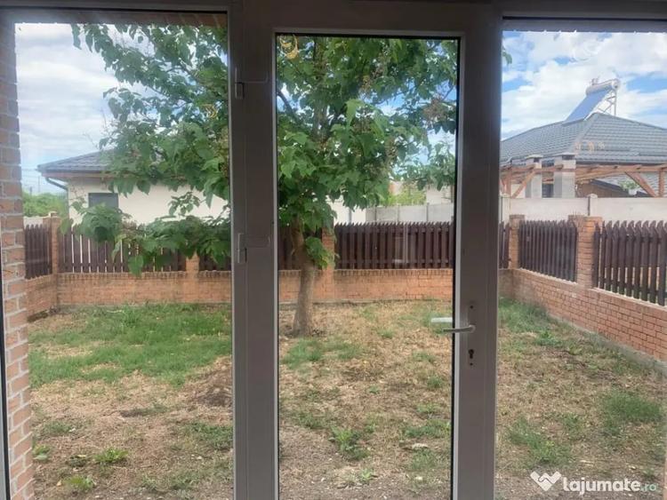 Casă cu 5 camere cu Teren 277 Mp în Malu Mare