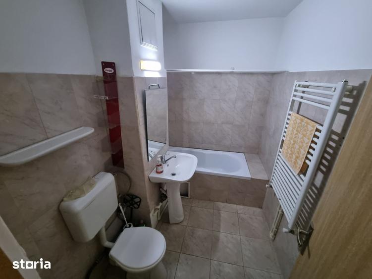 Apartament cu 3 camere în Inel II