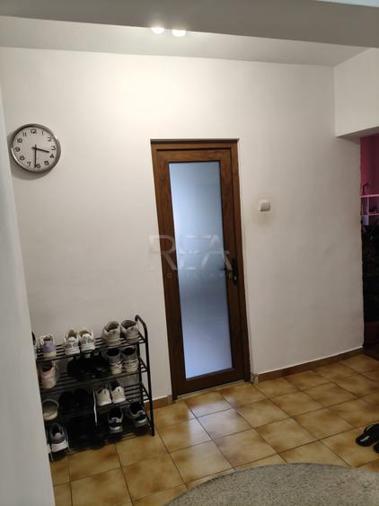 Apartament cu 4 camere decomandat, mobilat în Apărătorii Patriei