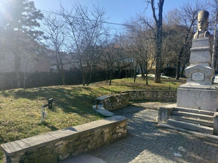 Casă cu 4 camere în Mărăcineni