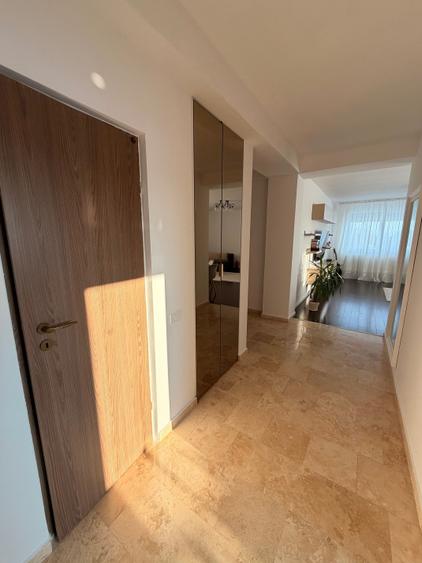 Apartament cu 4 camere decomandat în Balotești