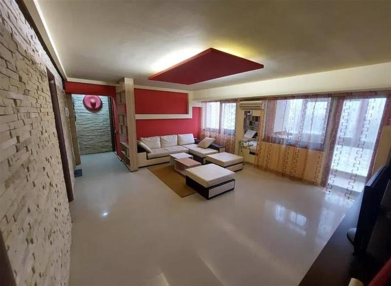 Apartament cu 2 camere semidecomandat în Berceni — fotografia 1