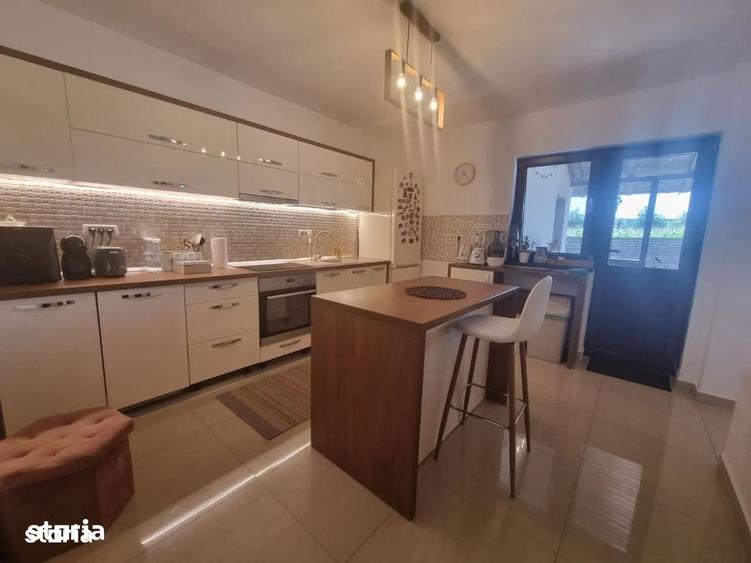 Casă cu 4 camere cu Teren 500 Mp în Moara
